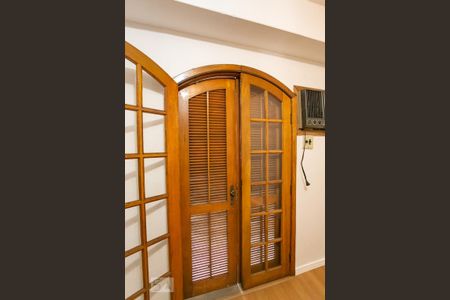 Casa à venda com 360m², 4 quartos e 1 vagaDetalhe