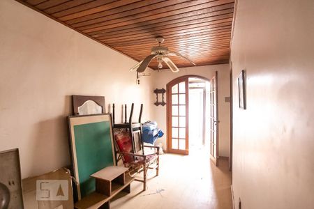 Casa à venda com 360m², 4 quartos e 1 vagaSala dos fundos