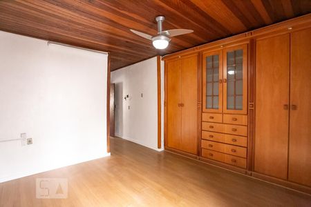 Casa à venda com 360m², 4 quartos e 1 vagaSuíte