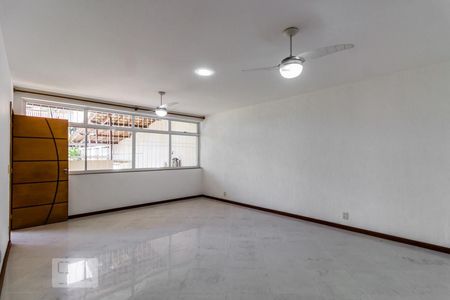 Sala de apartamento para alugar com 2 quartos, 120m² em Jardim Guanabara, Rio de Janeiro