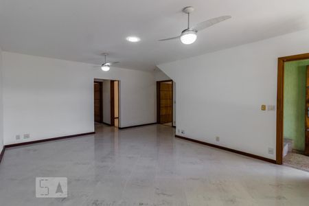 Sala de apartamento para alugar com 2 quartos, 120m² em Jardim Guanabara, Rio de Janeiro