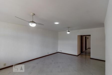 Sala de apartamento para alugar com 2 quartos, 120m² em Jardim Guanabara, Rio de Janeiro