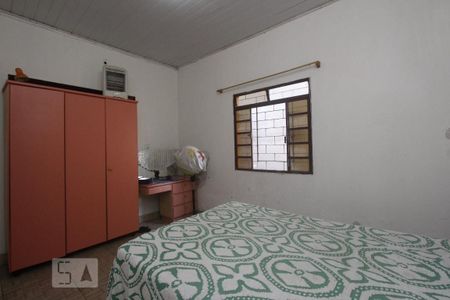 Casa à venda com 450m², 3 quartos e 3 vagasQUARTO 1 SALA EDICULA