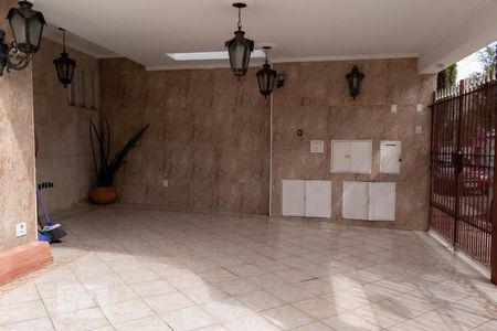 Casa à venda com 190m², 3 quartos e 3 vagas Casa à venda com 190m², 3 quartos e 3 vagasGaragem