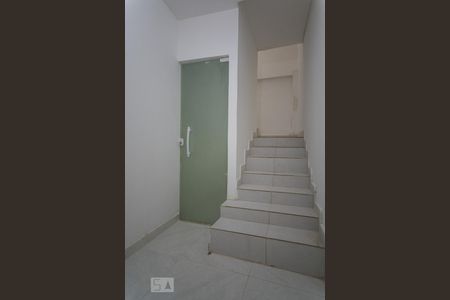 Escadas de casa à venda com 2 quartos, 100m² em Vargem Grande, Rio de Janeiro