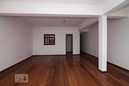 Casa à venda com 440m², 4 quartos e 2 vagas Casa à venda com 440m², 4 quartos e 2 vagasQuarto 2