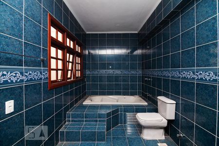 Casa à venda com 440m², 4 quartos e 2 vagas Casa à venda com 440m², 4 quartos e 2 vagasBanheiro