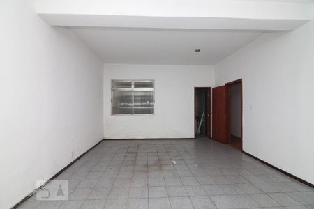 Casa à venda com 440m², 4 quartos e 2 vagas Casa à venda com 440m², 4 quartos e 2 vagasEntrada