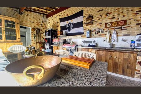 Casa à venda com 290m², 4 quartos e 3 vagas