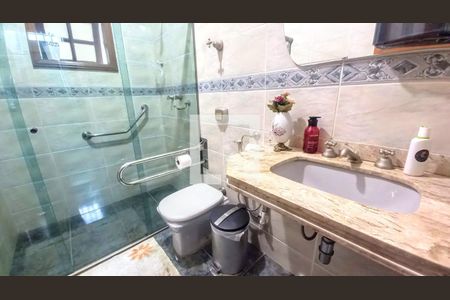 Casa à venda com 290m², 4 quartos e 3 vagas