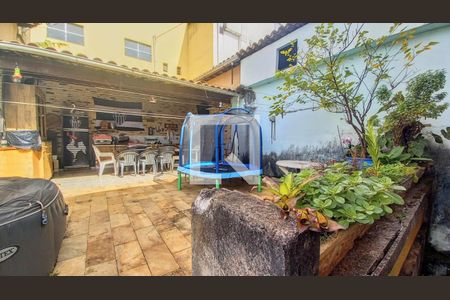 Casa à venda com 290m², 4 quartos e 3 vagas