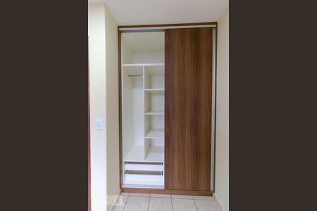 Casa de condomínio à venda com 53m², 2 quartos e 1 vaga Casa de condomínio à venda com 53m², 2 quartos e 1 vagaQuarto 01 - Armário