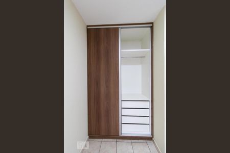 Casa de condomínio à venda com 53m², 2 quartos e 1 vaga Casa de condomínio à venda com 53m², 2 quartos e 1 vagaQuarto 02 - Armário