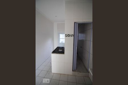 Sala/Cozinha de kitnet/studio para alugar com 1 quarto, 40m² em Vila Bertioga , São Paulo