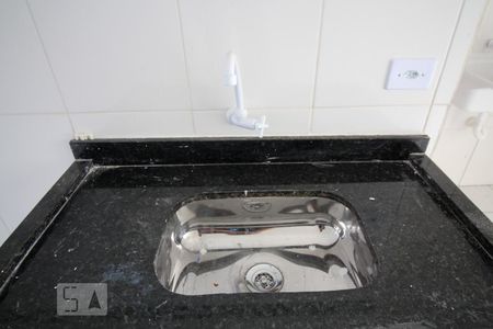 Sala/Cozinha de kitnet/studio para alugar com 1 quarto, 40m² em Vila Bertioga , São Paulo