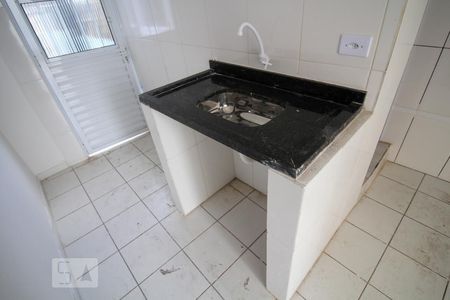 Sala/Cozinha de kitnet/studio para alugar com 1 quarto, 40m² em Vila Bertioga , São Paulo