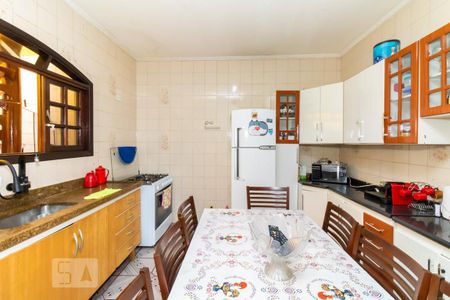 Casa à venda com 120m², 4 quartos e 2 vagasCozinha