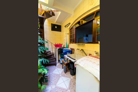 Casa à venda com 120m², 4 quartos e 2 vagasÁrea de Serviço 1