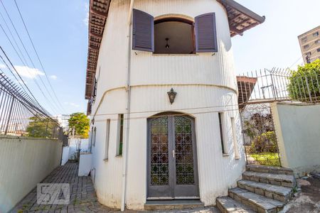 Casa à venda com 156m², 3 quartos e 1 vaga Casa à venda com 156m², 3 quartos e 1 vagaFachada interna