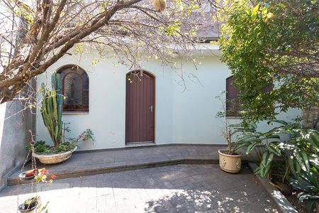 Casa à venda com 431m², 4 quartos e 5 vagasEdícula - entrada