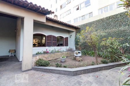 Casa à venda com 431m², 4 quartos e 5 vagasQuintal