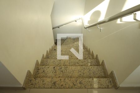 Casa de condomínio à venda com 83m², 3 quartos e 2 vagasEscadas