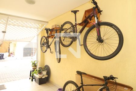 Casa de condomínio à venda com 83m², 3 quartos e 2 vagasÁrea de Serviço e garagem