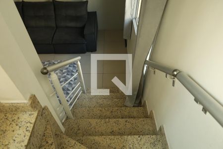 Casa de condomínio à venda com 83m², 3 quartos e 2 vagasEscadas