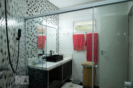 Casa à venda com 216m², 3 quartos e 3 vagasBanheiro da Suíte 1