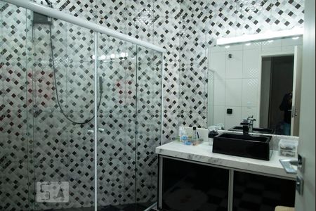 Casa à venda com 216m², 3 quartos e 3 vagasBanheiro da Suíte 1