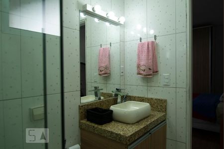 Casa à venda com 216m², 3 quartos e 3 vagasBanheiro da Suíte 2