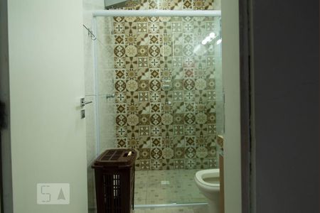 Casa à venda com 216m², 3 quartos e 3 vagasBanheiro da Suíte 2