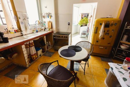 Apartamento à venda com 260m², 3 quartos e 2 vagasCozinha