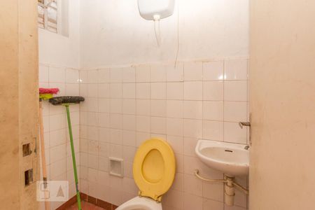 Casa à venda com 138m², 3 quartos e 2 vagas Casa à venda com 138m², 3 quartos e 2 vagasBanheiro de Serviço