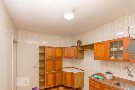 Casa à venda com 138m², 3 quartos e 2 vagas Casa à venda com 138m², 3 quartos e 2 vagasCozinha
