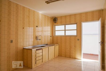 Casa à venda com 264m², 3 quartos e 4 vagas Casa à venda com 264m², 3 quartos e 4 vagasCozinha