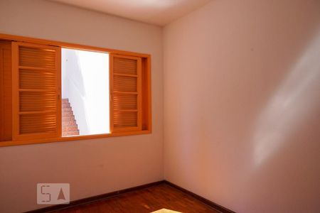 Casa à venda com 264m², 3 quartos e 4 vagas Casa à venda com 264m², 3 quartos e 4 vagasQuarto 2