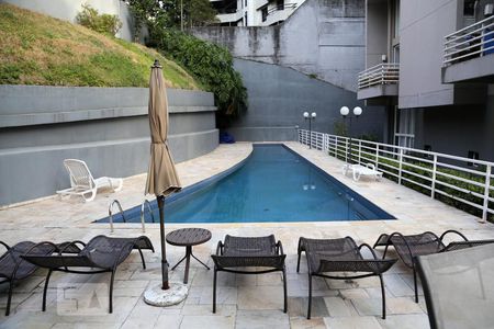 Apartamento à venda com 90m², 1 quarto e 2 vagasÁrea comum - Piscina