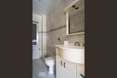 Banheiro de apartamento para alugar com 1 quarto, 39m² em Centro Histórico, Porto Alegre