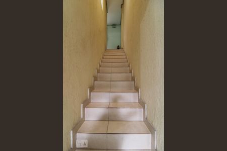 Casa à venda com 350m², 5 quartos e 2 vagasEscada