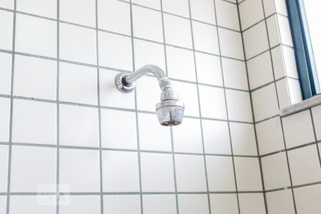 Casa à venda com 288m², 4 quartos e 6 vagas Casa à venda com 288m², 4 quartos e 6 vagasChuveiro