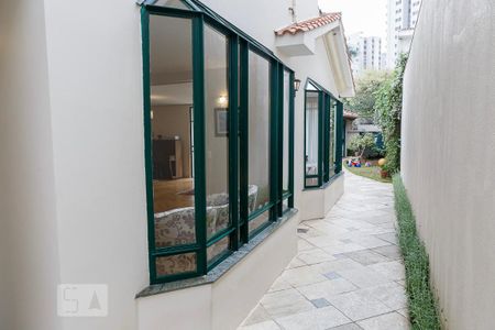 Casa à venda com 288m², 4 quartos e 6 vagas Casa à venda com 288m², 4 quartos e 6 vagasQuintal
