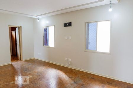 Casa à venda com 288m², 4 quartos e 6 vagas Casa à venda com 288m², 4 quartos e 6 vagasSuite