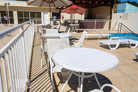 Apartamento para alugar com 44m², 2 quartos e 1 vaga Apartamento para alugar com 44m², 2 quartos e 1 vagaÁrea comum - Piscina