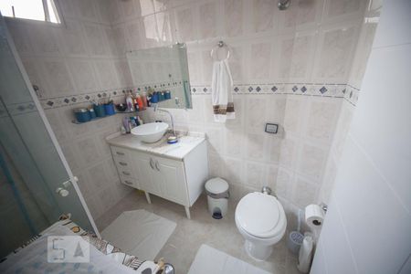 Apartamento à venda com 69m², 2 quartos e sem vaga Apartamento à venda com 69m², 2 quartos e sem vagaBanheiro social