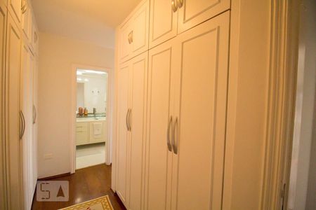 Apartamento à venda com 190m², 4 quartos e 4 vagas Apartamento à venda com 190m², 4 quartos e 4 vagasQuarto 3 - Suíte