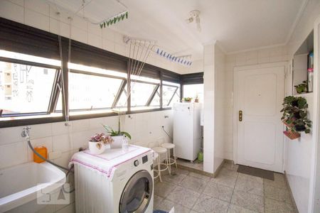 Apartamento à venda com 190m², 4 quartos e 4 vagas Apartamento à venda com 190m², 4 quartos e 4 vagasÁrea de Serviço