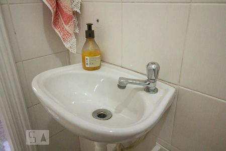 Apartamento à venda com 190m², 4 quartos e 4 vagas Apartamento à venda com 190m², 4 quartos e 4 vagasBanheiro de Serviço