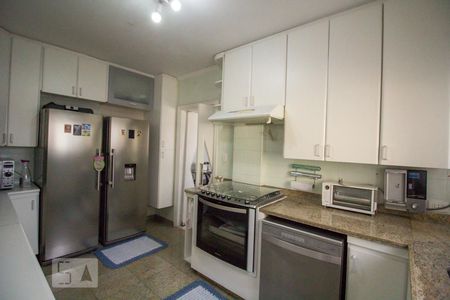 Apartamento à venda com 190m², 4 quartos e 4 vagas Apartamento à venda com 190m², 4 quartos e 4 vagasCozinha