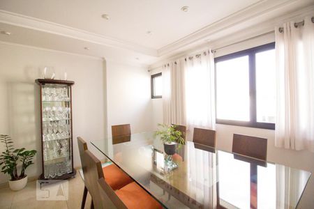 Apartamento à venda com 190m², 4 quartos e 4 vagas Apartamento à venda com 190m², 4 quartos e 4 vagasSala de Jantar